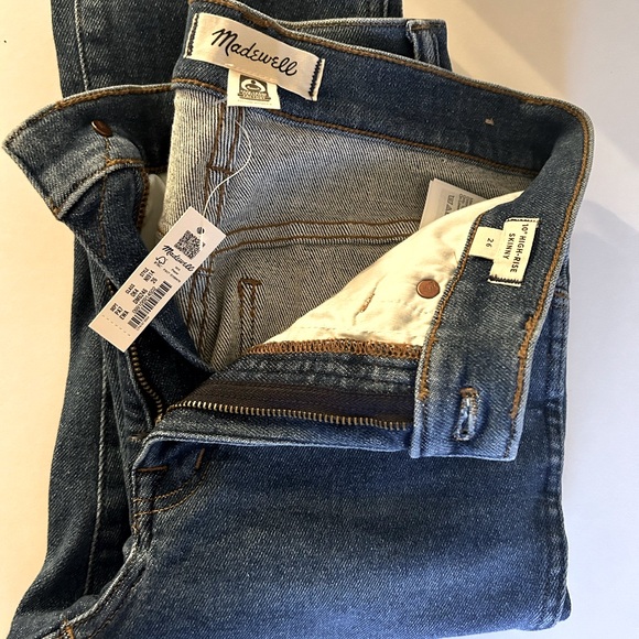 Madewell 10” High Rise Skinny Jeans - Picture 4 of 6